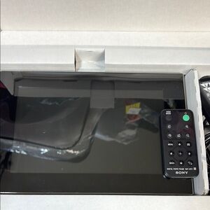 Sony Black Digital Photo Frame with Remote and charging cord